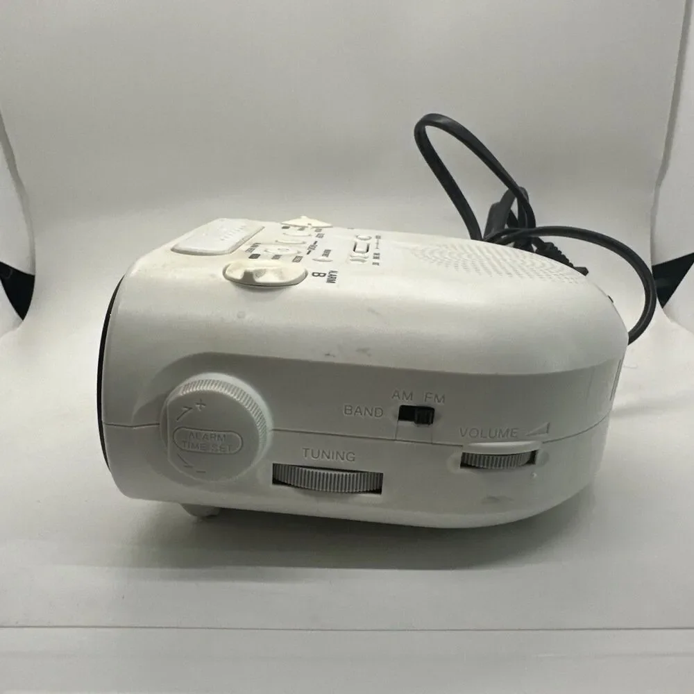 Sony Dream Machine ICF-C318 Auto Setting AM/FM Dual White Clock Radio.